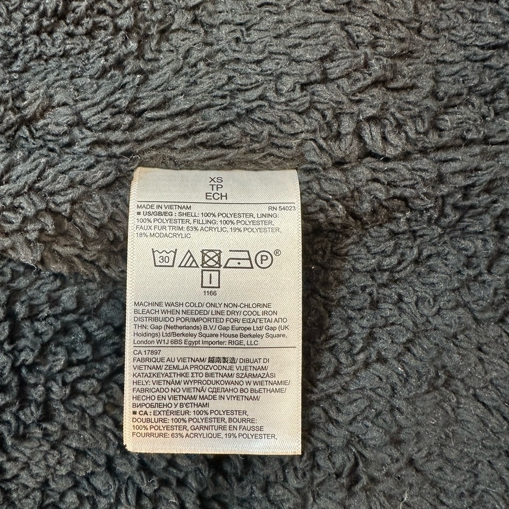 Banana Republic Black Puffer Vest - Picture 7 of 7